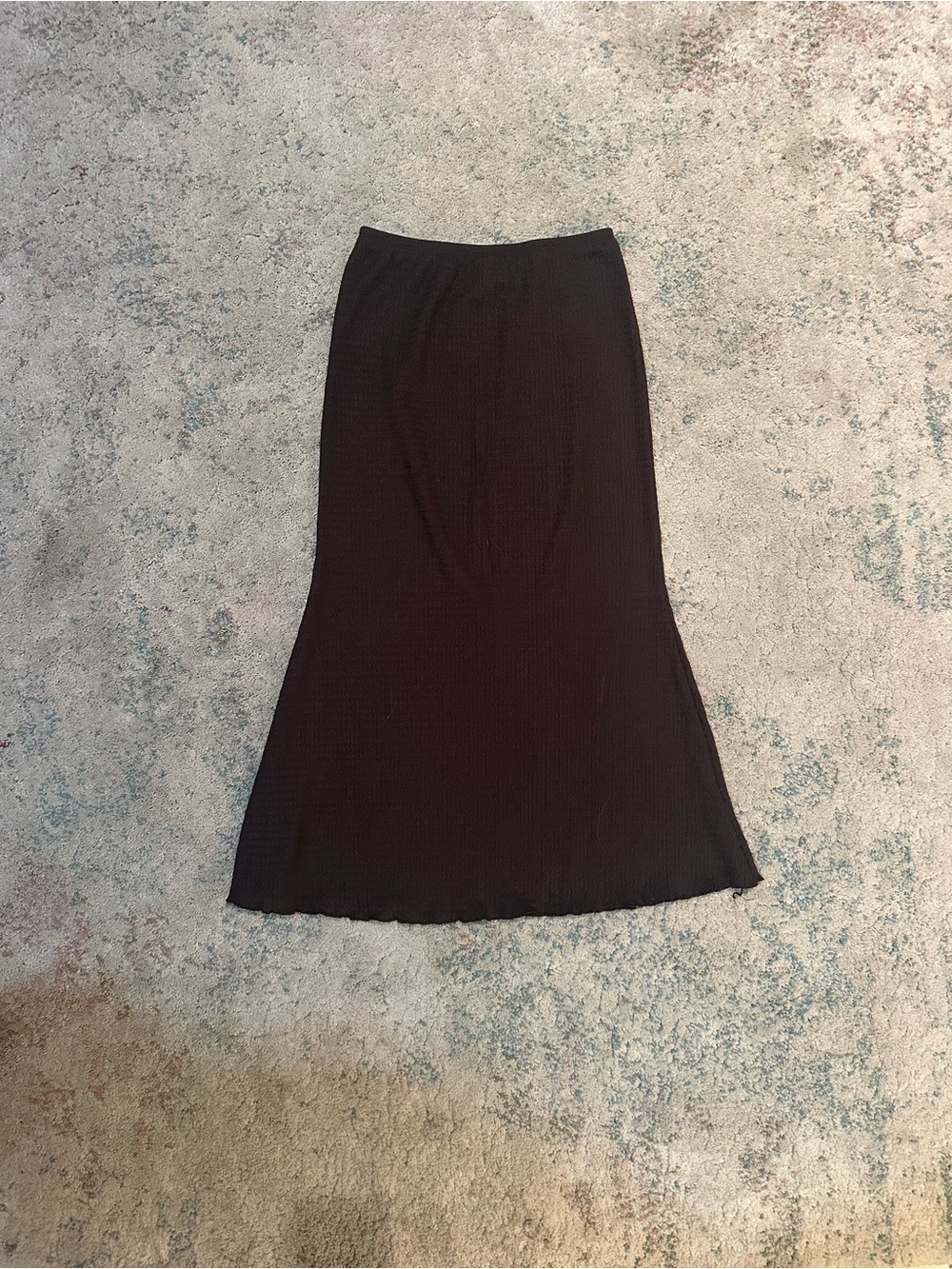 Essential Brown Midi Skirt — Sleek Everyday Style - Picture 2 of 2
